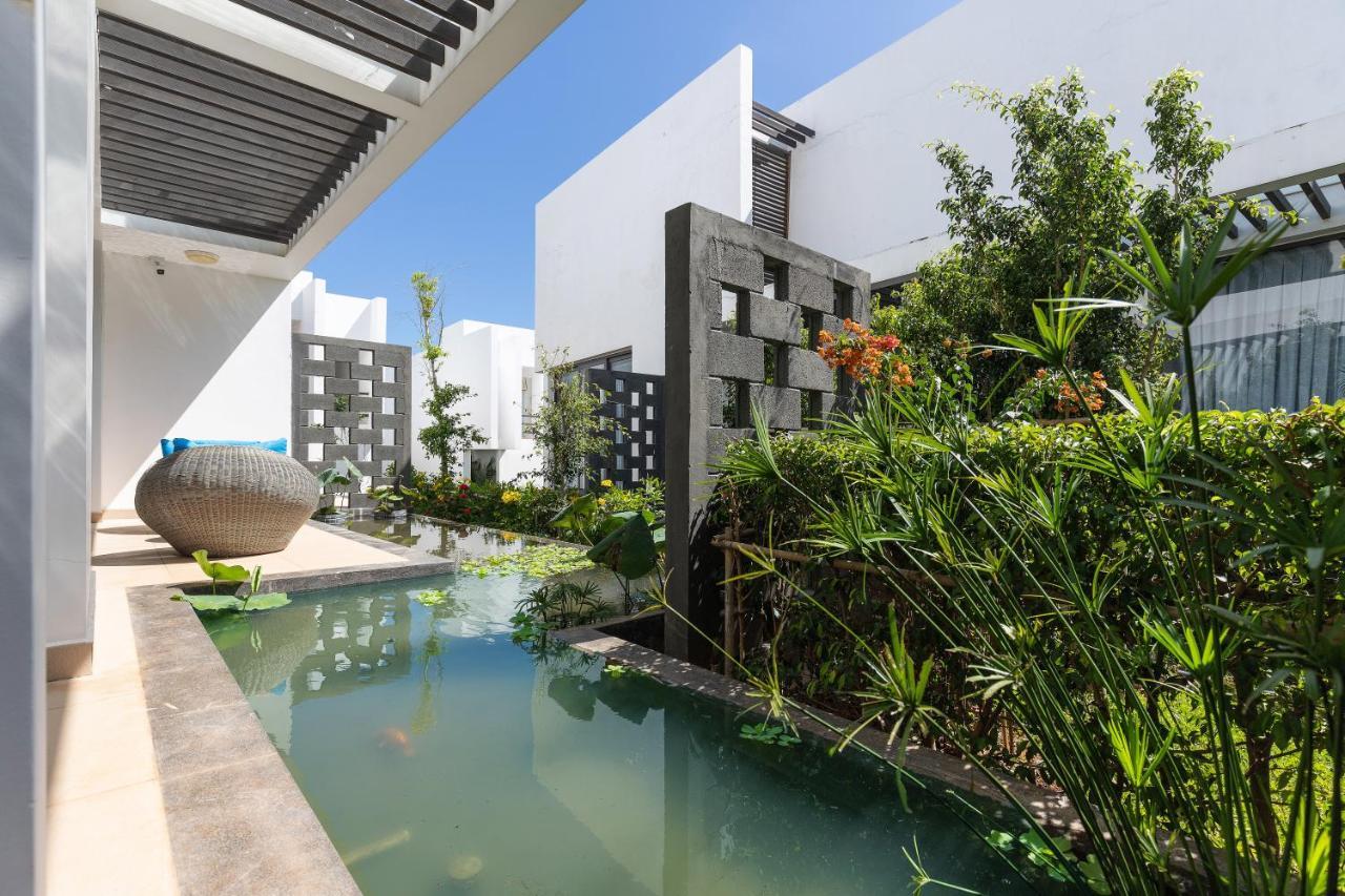 Okinawa Villas And Beach Club - Oceanami Resort Long Hai Exteriör bild