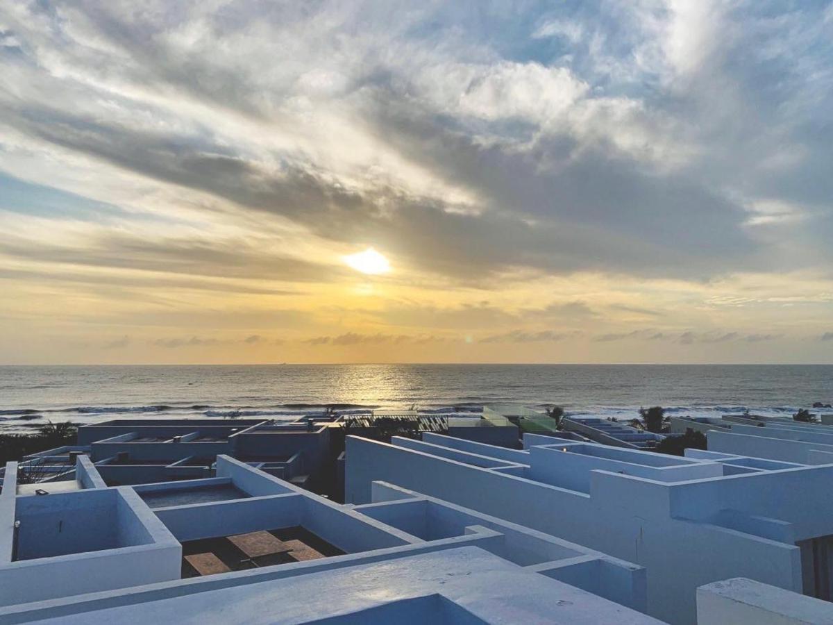 Okinawa Villas And Beach Club - Oceanami Resort Long Hai Exteriör bild